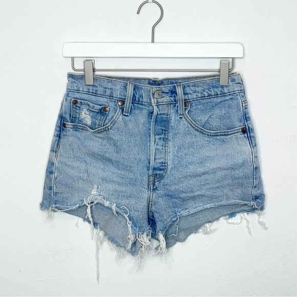 Levi's 501 High Rise Jean Shorts in Tango Light Wash size 26 - Picture 1 of 7